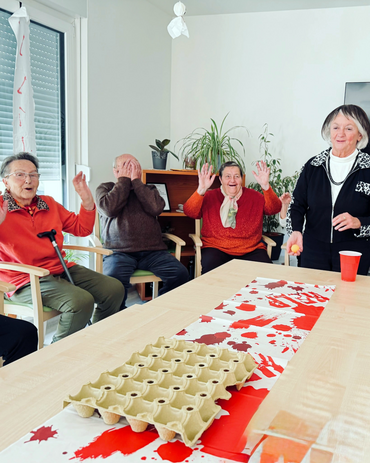 Viel Spaß beim Tisch Pong der Tagespflegegäste in Fraureuth.